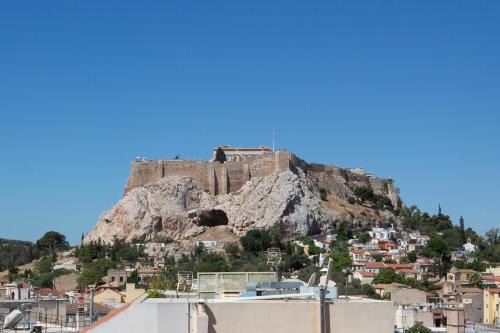 Plaka Apartamento | Avgi - Premium Acropolis view - family bedroom