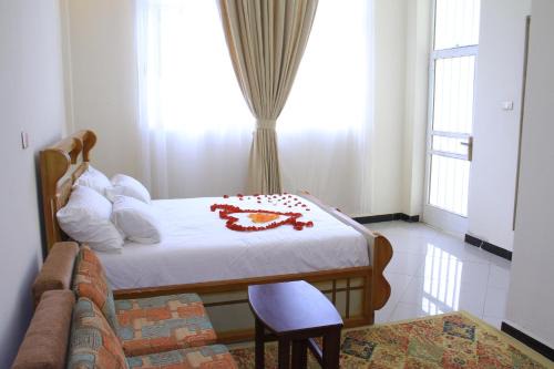 Nifas Silk-Lafto Casa | Avi-Pension