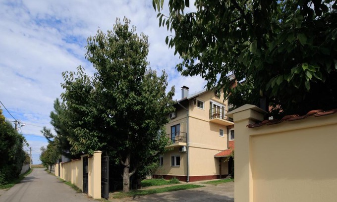 Surcin Apartamento | AVIATOR Apartments & Rooms Nikola Tesla Airport Belgrade