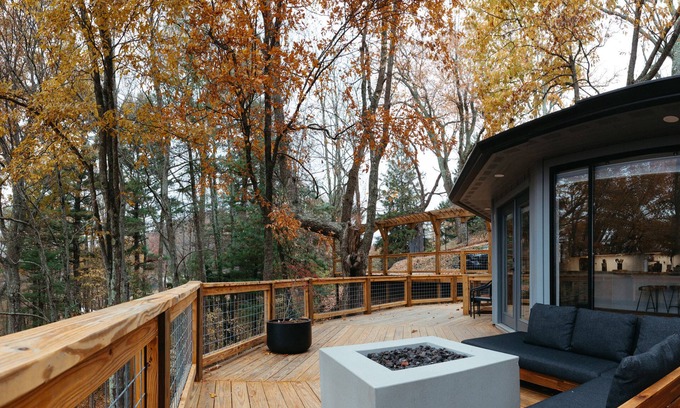 Asheville Cabina | AVL Bear Haven, only minutes from Asheville Downtown