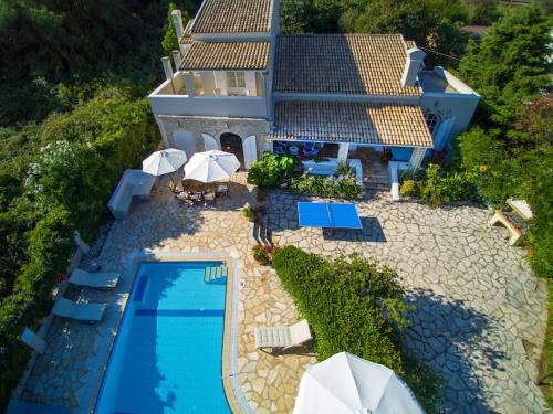 Petaleia Villa | Avlaki Beach House,stylish villa in Kassiopi