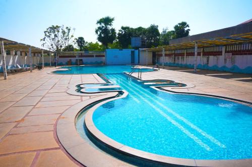 Khattalwada Complejo | AVM Paalm Meadows Resort