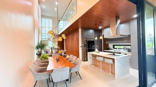 Lipa Complejo | Avodah house at Summit Point Golf and Country Club