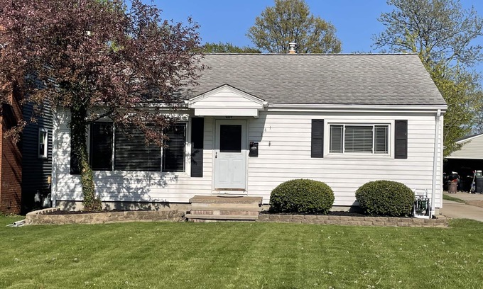 Avon Lake Casa | Avon Lake- The Lake House