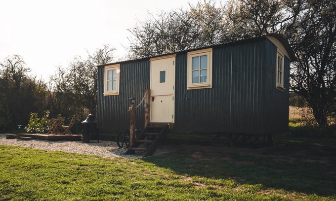 Hampton Lucy Otro | Avon Riverside Glamping