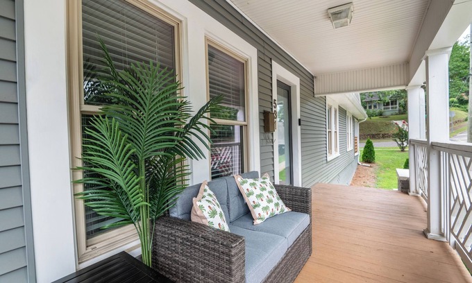 Forest Park Apartamento | Avondale Adventure-Serene City Stay-King Bed/Games