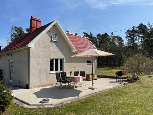 Tofta Casa | Avskilt nyrenoverat hus på stor naturtomt med närheten till både Visby och havet