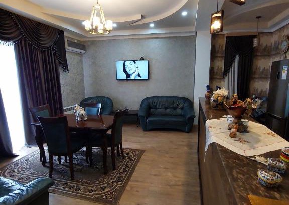 Kutaisi Apartamento | Avto's Apartment in the Centre of Kutaisi