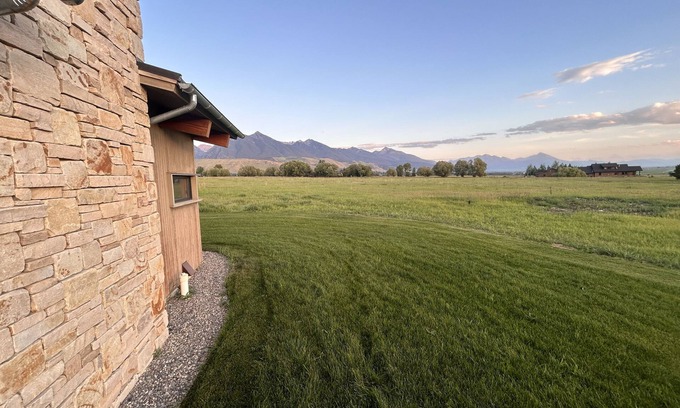 Livingston Casa | Award winning home in Paradise Valley, Montana, access to the Yellowstone River!