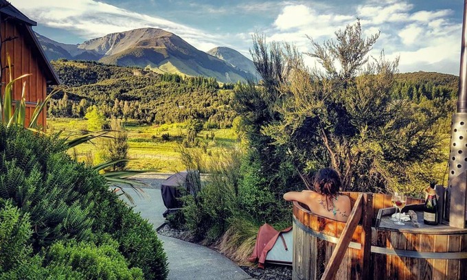 Mt Lyford Casa | Awardwinning luxury eco lodge with optional private outdoor hot tub &great views