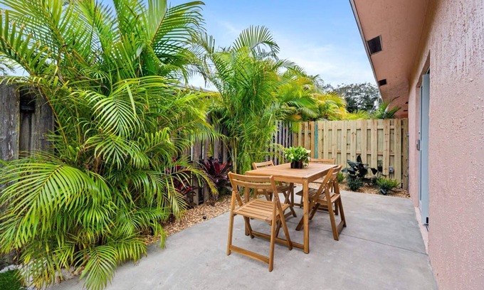 Sailboat Bend Apartamento | Awesome 1BR Apartment Sailboat
