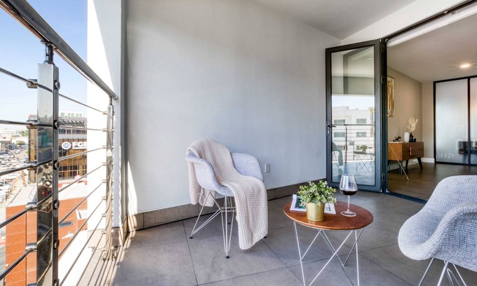 Zona Rio Apartamento | Awesome 2BR Apt w/Balcony | Gym+Lounge+Cinema