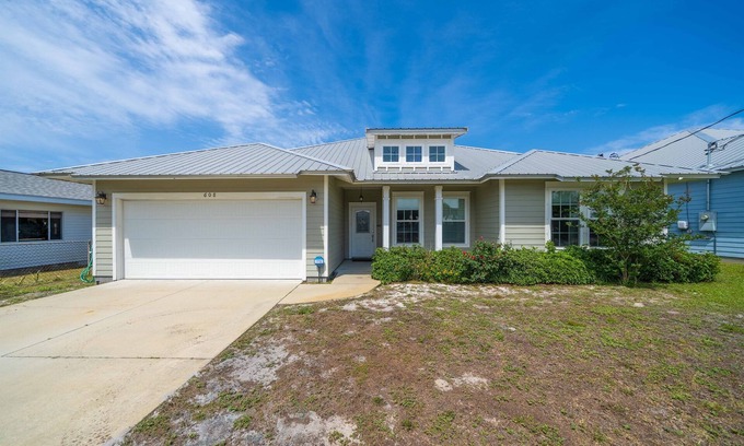 Bahama Beach Casa | Awesome 4 Bed 4 Bath House Steps From the Beach!