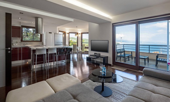 Volosko Apartamento | Impresionante apartamento en Opatija.