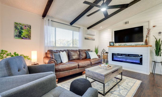 Canyon Lake Casa | Awesome Canyon Lake Home: Rooftop Deck & Fire Pit!