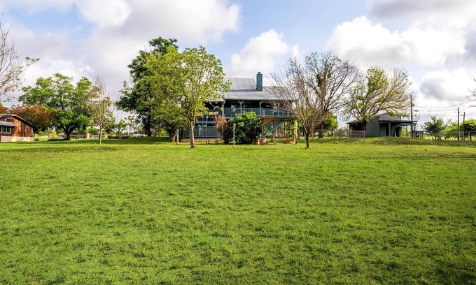 Center Point Casa | Awesome Comfort River House