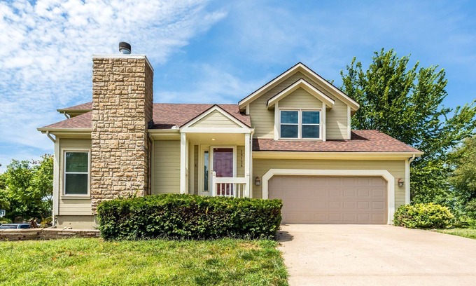 Overland Park Casa | Impresionante lugar familiar para sus vacaciones en el área de KC.