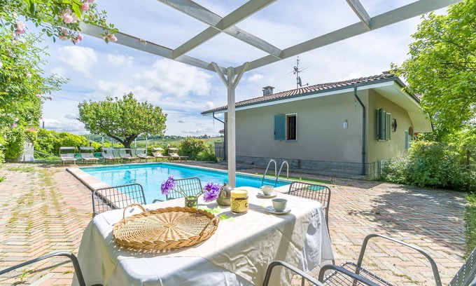 Agliano Terme Casa | Impresionante casa en Agliano Terme.
