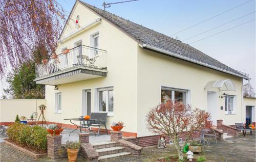 Hunerbach Casa | Awesome Home In Müllenbach With Kitchen