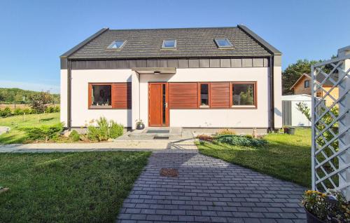 Miroszewo Casa | Awesome Home In Nowe Warpno With Wifi