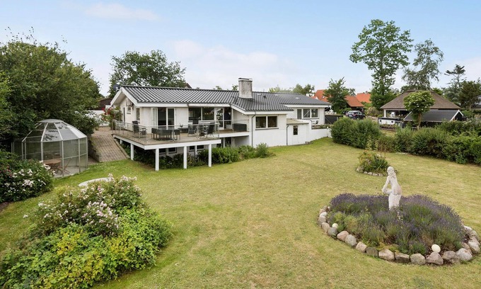 Strøby Ladeplads Casa | Impresionante casa en Strøby con cocina