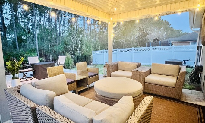 St. Johns Casa | **AWESOME HOME! PEACEFUL, SAFE, PERFECT LOCATION**