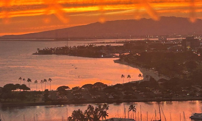 Waikiki Condominio | Awesome ocean and harbor Views and luxury living in luxury building in Waikiki