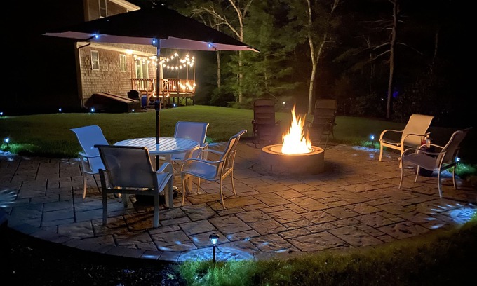Cotuit Casa | Awesome Patio With Fire Pit, Farmers Porch, Deck With Grill!