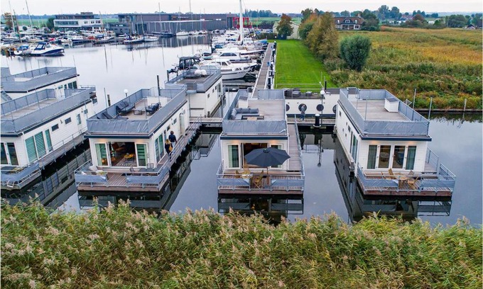 Municipality of Aalsmeer Alquiler De Eote | Awesome Ship In Aalsmeer With Lake View
