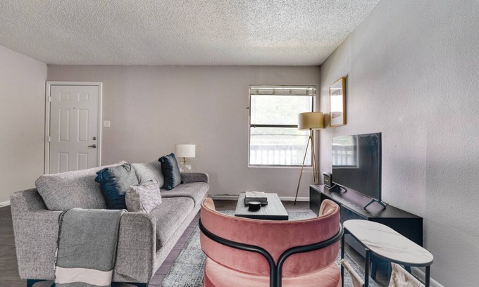 Dawson Apartamento | Awesome South Congress 1BR w/ A/C & Laundry, by Blueground