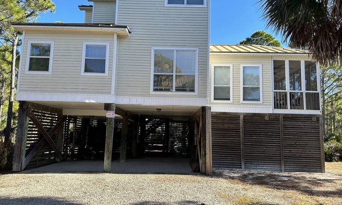 Plantation Cabaña | Awesome St George Island Home, Walk to Beach! PET FRIENDLY