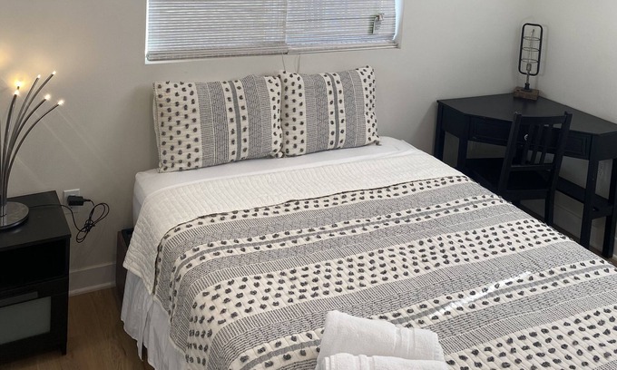 Vernon Apartamento | Awesome stay LA -SO-FI