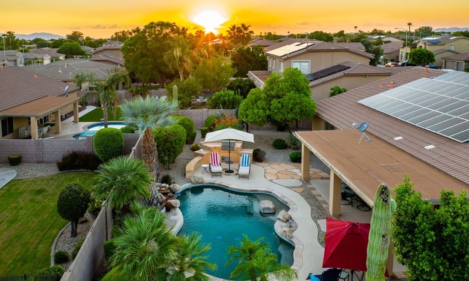 Silverton Casa | Awesome Sun and Swim Family Fun Home Heated Pool