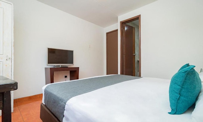 Calle 26 Hotel | Ayenda Casa Maconglo - Hotel1022