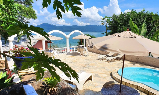 Florianopolis Cabaña | Azoriana - Charming Portuguese Azorean Beach Home - 5 steps to White-Fine-Sand