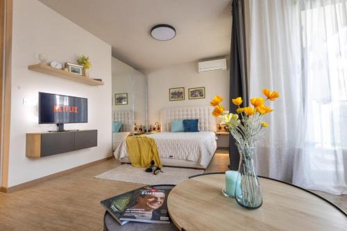 Saints Constantine and Helena Apartamento | Azur Alegria Studio by RV Apartments - free parking & pool