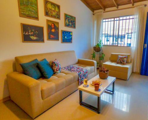 El Poblado Casa | Azulejo - Guest House