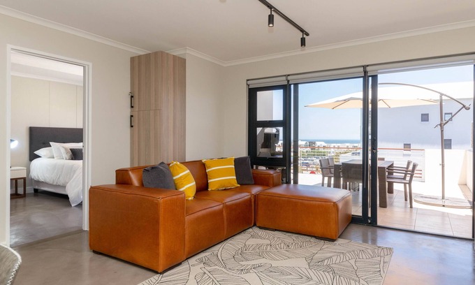 Big Bay Apartamento | Azure 22 - Loadshedding Free Apartment by HMH