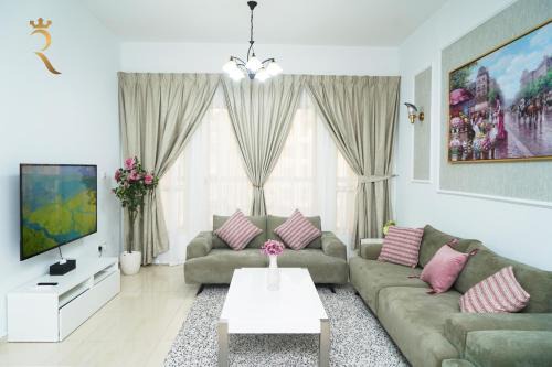 Baniyas East Apartamento | Azure Bliss - Cozy 1BR Haven in Baniyas, Near Baniyas Square
