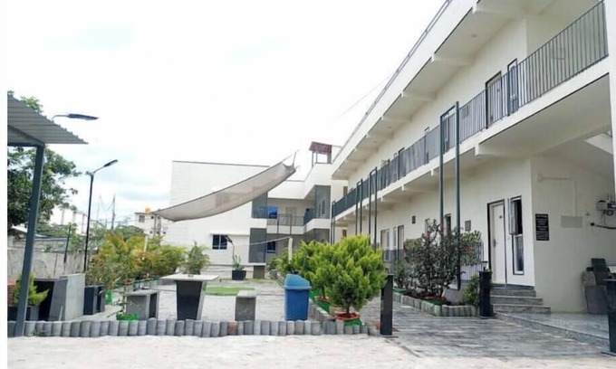 Krishnarajapura Apartamento | AZURE Suites A1 - 1BHK - 460sft - No Sharing - NEW