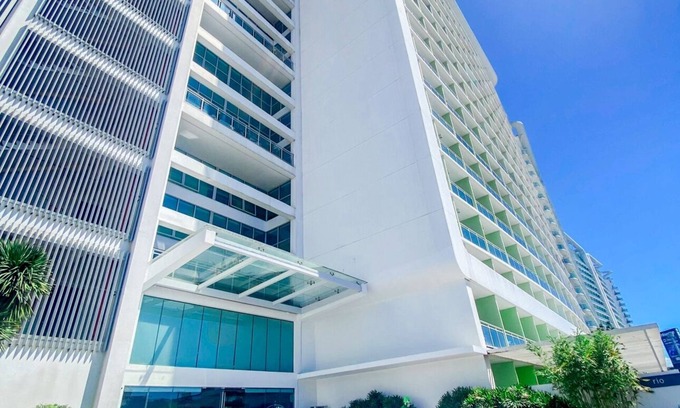 Don Bosco Condominio | Azure Urban Resort Residences Staycation by Solace Peak 1 bedroom with PS4
