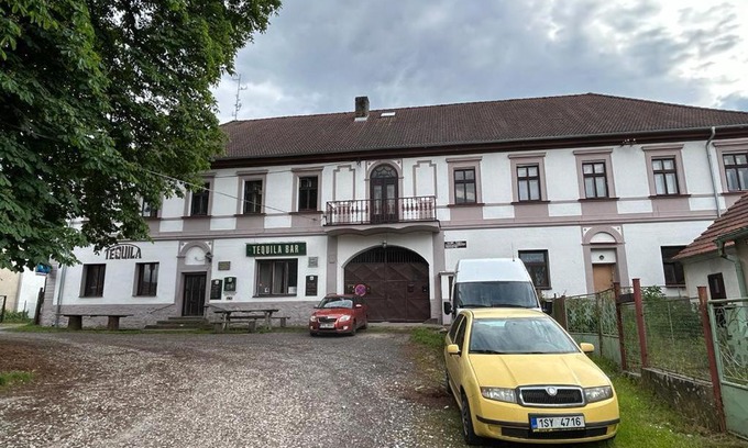 Hostomice Apartamento | Běštín