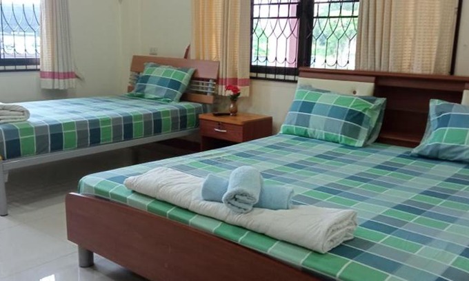 San Phi Suea Otro | B&B เพลส ห้องพัก 200 ห้องพัก 300 ห้องพัก 150 ที่พักเชียงใหม่ราคาถูก ห้องพักเชียงใหม่ราคาถูก โรงแรมเซลส์ส์