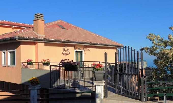 Monte Sant'Angelo Cama Y Desayuno | B&B Angela