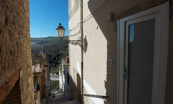 Pietramontecorvino Casa | B&B Black & White