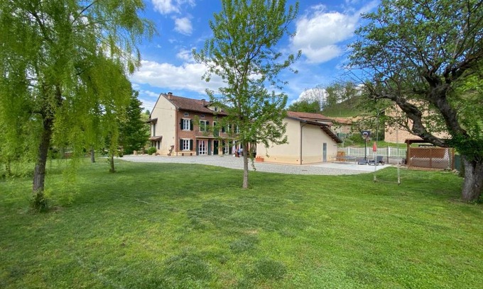 San Damiano dʼAsti Cama Y Desayuno | B&B Cascina Martinetta