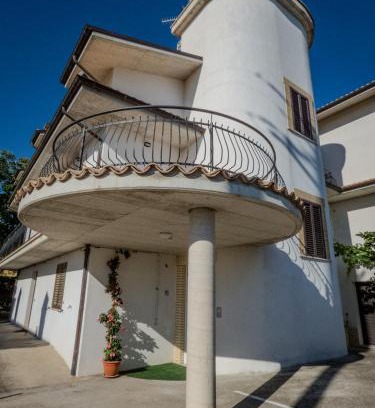 Vasto Casa | B&B "LE LUCI" SUPER CAMERA IN ATTICO interno 3 rose rosse