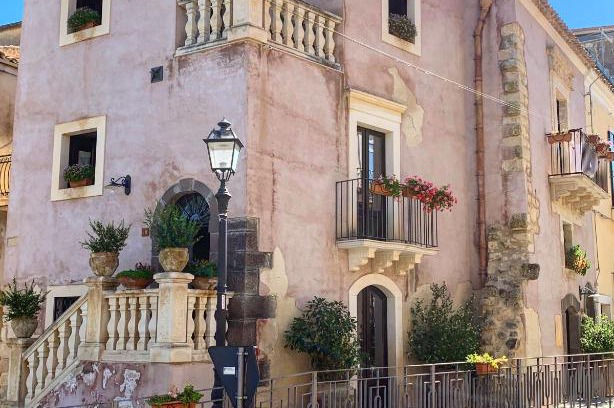 Licodia Eubea Cama Y Desayuno | B&B Santapau Charme Living