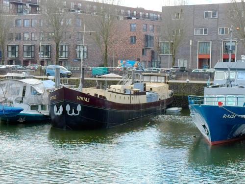 Kop van Zuid Alquiler De Eote | B&B Unitas Rotterdam