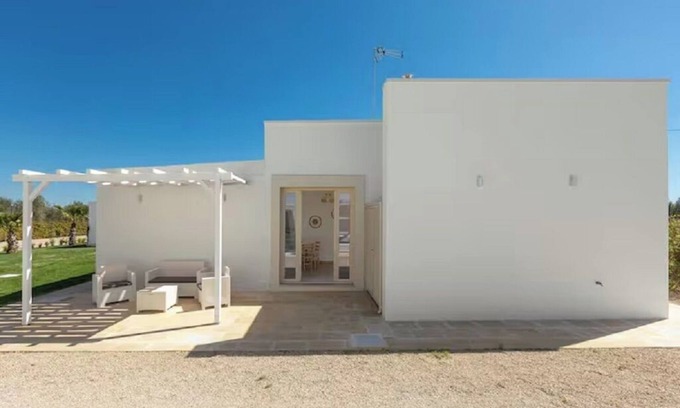 Galatone Cama Y Desayuno | B&B Villa Giorò swimming pool rooms free WiFi private parking rec. electric cars.